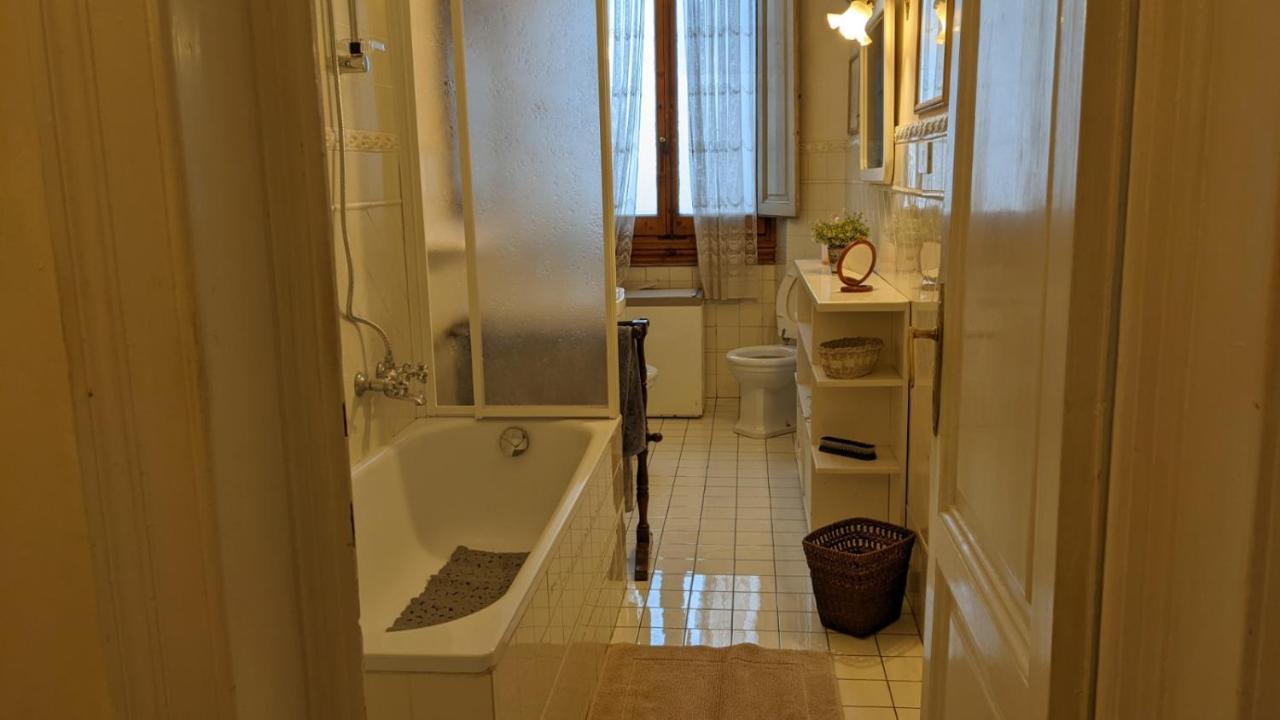 Double Bedroom In Beautiful 30's Style Affittacamere Firenze